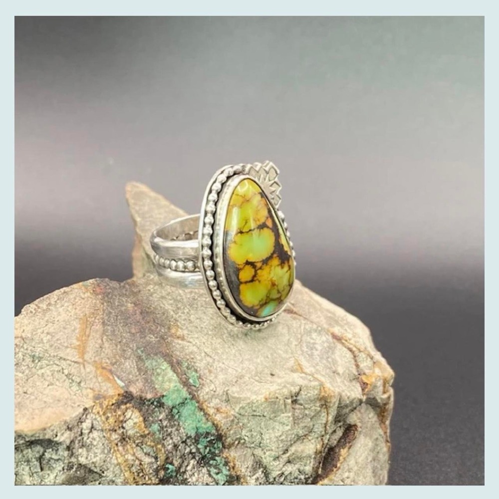 Handcrafted Sterling Silver and Green Hubei Turquoise Statement Ring size 9 - Picture 5 of 6